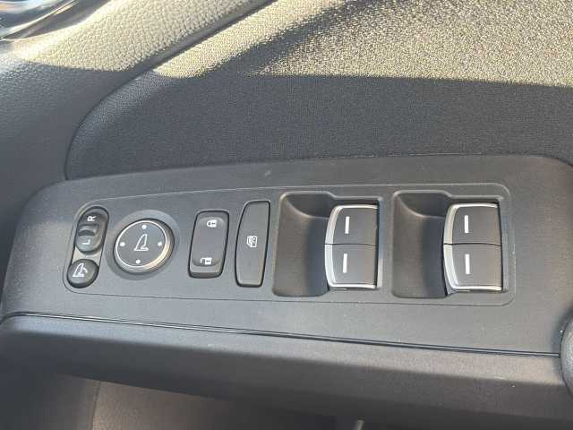 Honda CR-V Hybrid 2.0 eHEV Sport 5dr CVT 